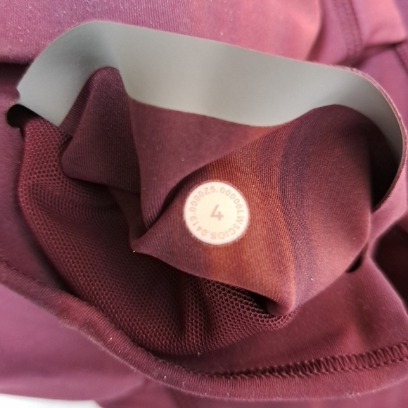 Lululemon In Movement Tight 25" *Everlux Linear Spray Dye White Garnet - Picture 7 of 10